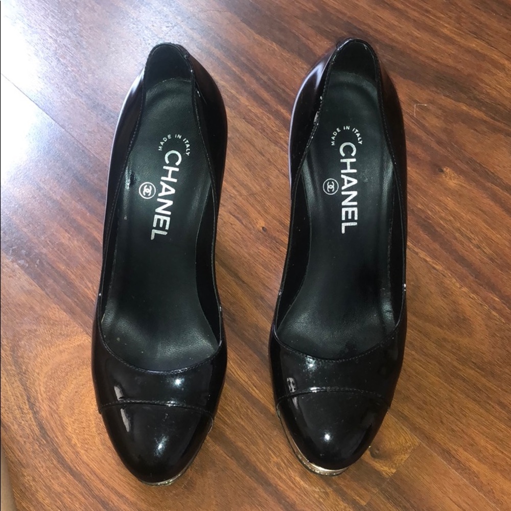 Classic Chanel Patent Leather Round Toe Pump